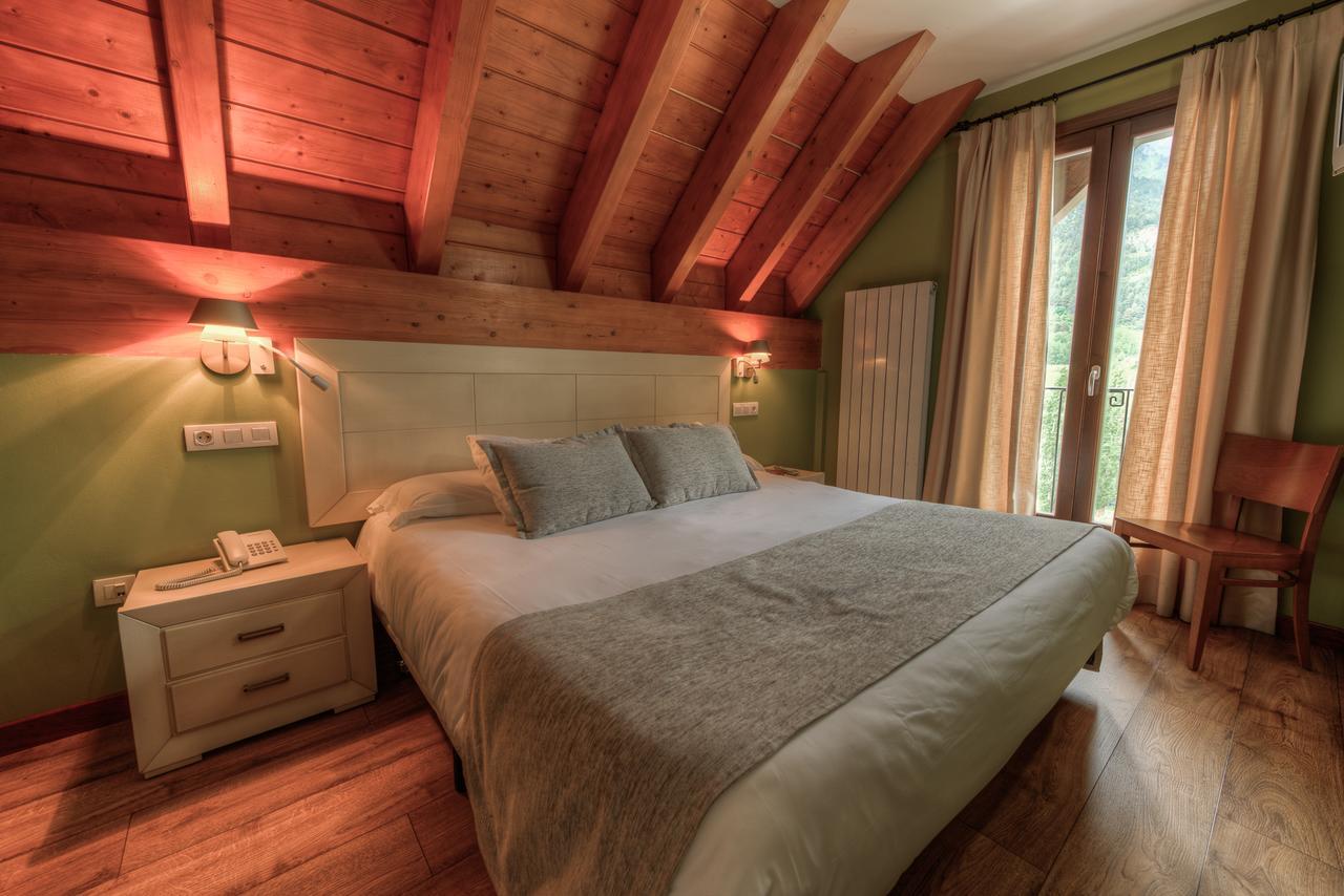 Apartahotel Tres Quinones Sallent de Gállego Dış mekan fotoğraf